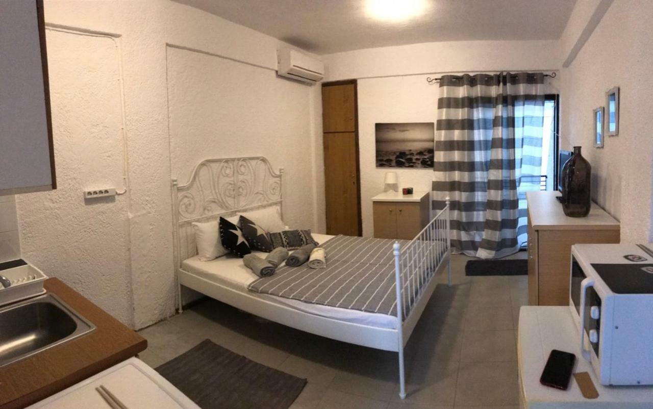 Meli'S Studio Apartment Pefkochori Exterior photo